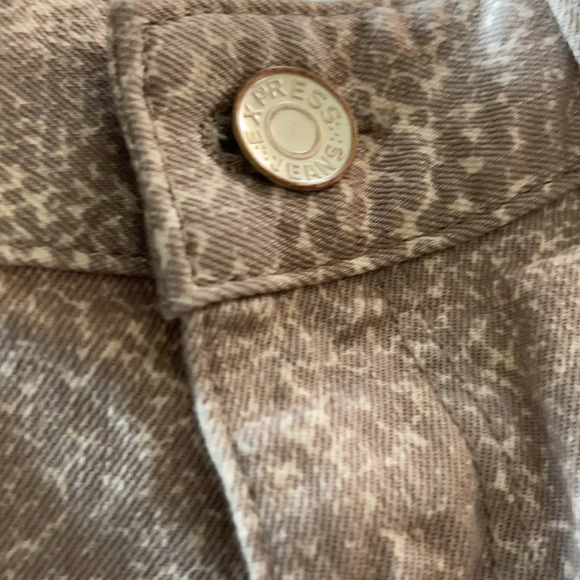 Express snake print shorts - Picture 3 of 9